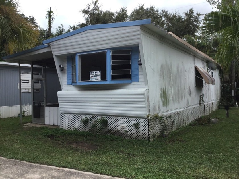 This home is only minutes to the Ocean in a 55+ park in Cape - Beach Lot for sale in Cape Canaveral, Florida on Beachhouse.com