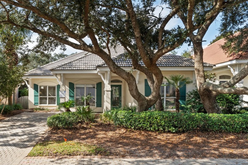 This fantastic well built single story home is located in the - Beach Home for sale in Destin, Florida on Beachhouse.com