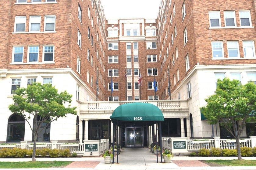 Outstanding Knickerbocker on the Lake opportunity - this is a - Beach Condo for sale in Milwaukee, Wisconsin on Beachhouse.com