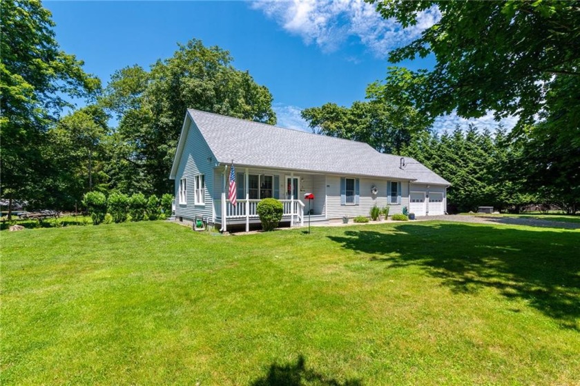 Welcome to 16 Wildflower Lane, this peaceful and serene location - Beach Home for sale in Jamestown, Rhode Island on Beachhouse.com