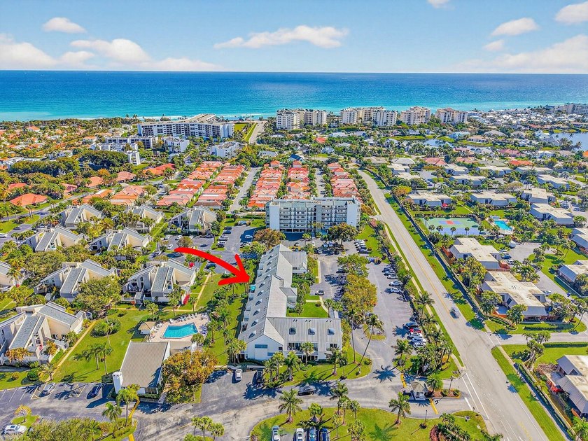 Live the coastal lifestyle in this beautifully maintained - Beach Condo for sale in Jupiter, Florida on Beachhouse.com