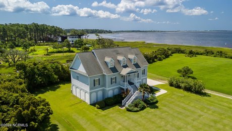 Beautiful marsh front home with great water views and privacy! - Beach Home for sale in Beaufort, North Carolina on Beachhouse.com