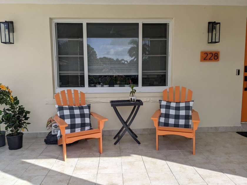 Charming single-family home in desirable College Park, Lake - Beach Home for sale in Lake Worth, Florida on Beachhouse.com