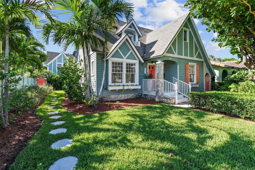 Windsor House  Cottage a Historic fully updated 5 bed 4 bath - Beach Home for sale in Lake Worth, Florida on Beachhouse.com