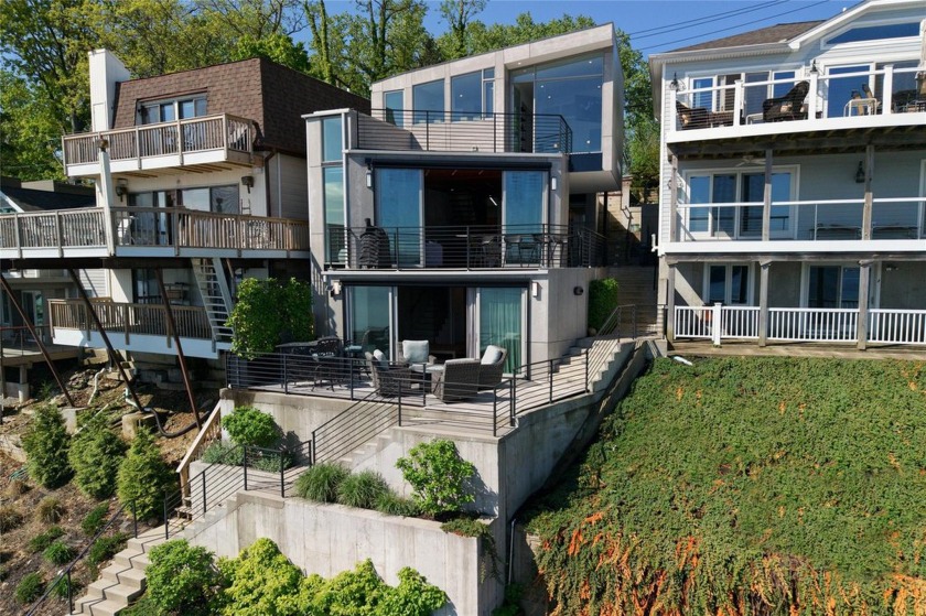 Presenting SERENITY
Luxury Waterfront Co-Op in Port Washington - Beach Home for sale in Port Washington, New York on Beachhouse.com