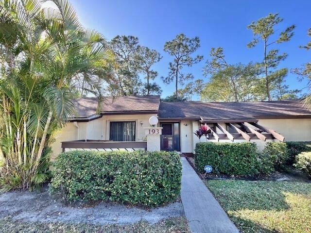 Awesome townhome in highly sought-after Strathmore Gate - Beach Townhome/Townhouse for sale in Royal Palm Beach, Florida on Beachhouse.com