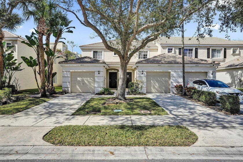Located in the gated community of Jonathan's Cove in the heart - Beach Townhome/Townhouse for sale in West Palm Beach, Florida on Beachhouse.com