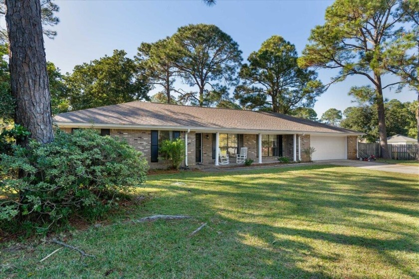 Wonderfully renovated 5 bed 3 bathroom detached property ,Corner - Beach Home for sale in Gulf Breeze, Florida on Beachhouse.com