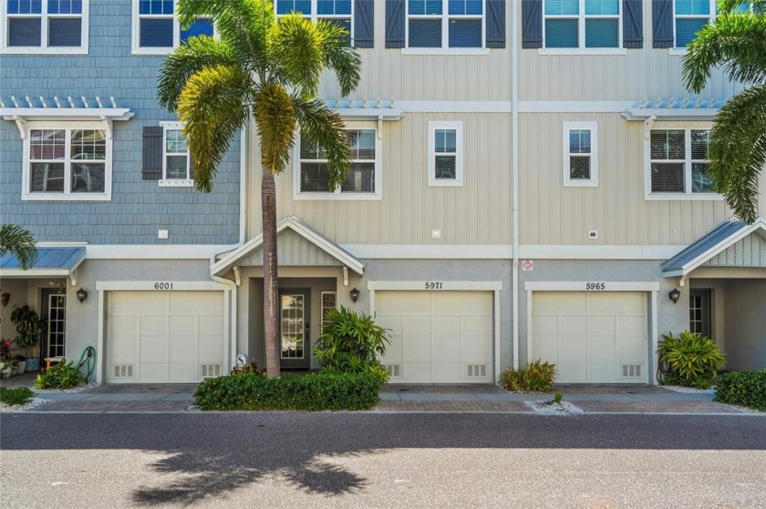 Luxury waterfront townhome in The Cove at Loggerhead Marina - Beach Townhome/Townhouse for sale in St. Petersburg, Florida on Beachhouse.com