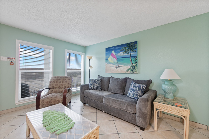 Cozy Dog-Friendly Condo with King Bed, Relaxing Pool, Hot Tub & - Beach Vacation Rentals in Corpus Christi, Texas on Beachhouse.com