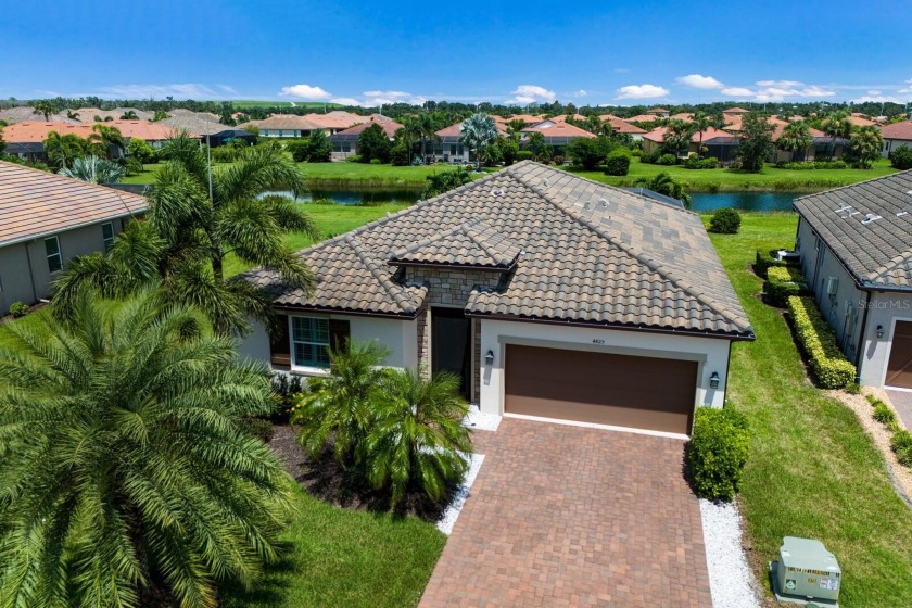 Under contract-accepting backup offers. Welcome to this stunning - Beach Home for sale in Bradenton, Florida on Beachhouse.com