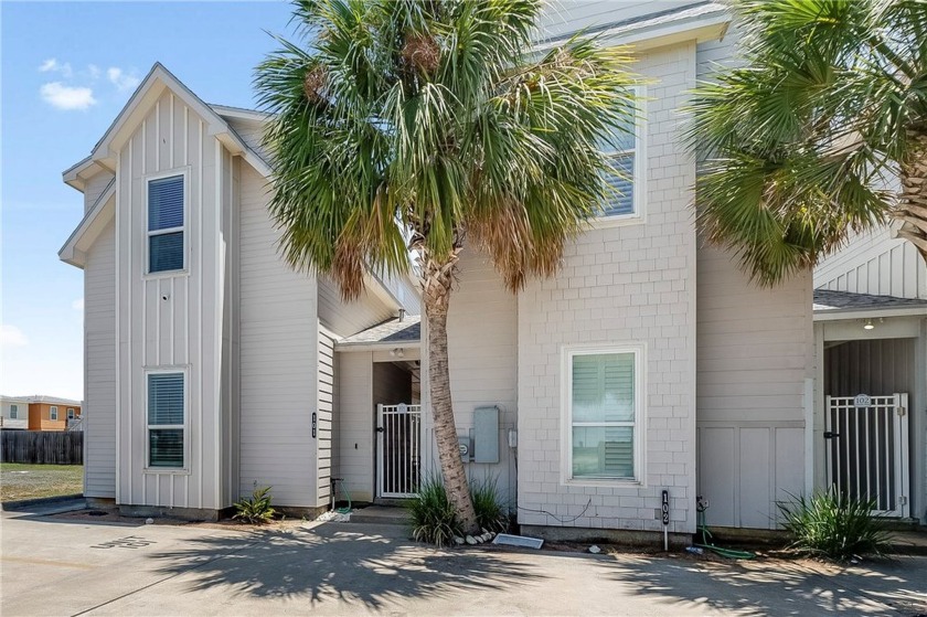 Luxury 3/3 townhome near the beach! In-town location with golf - Beach Townhome/Townhouse for sale in Port Aransas, Texas on Beachhouse.com