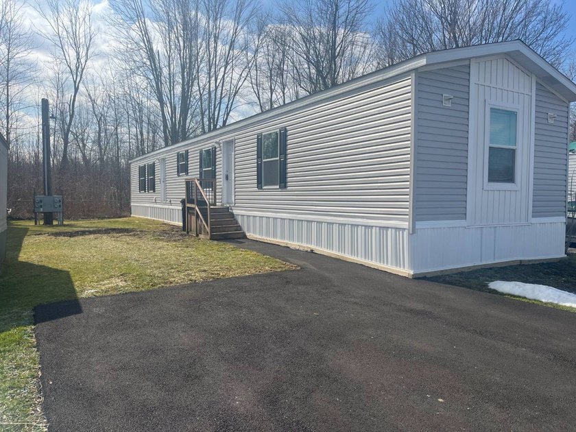 Brand-new 2025 energy-efficient manufactured home located just 2 - Beach Home for sale in Madison, Ohio on Beachhouse.com