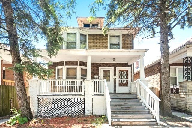 Great investment opportunity. ABNB potential. Live in one unit - Beach Home for sale in Chicago, Illinois on Beachhouse.com