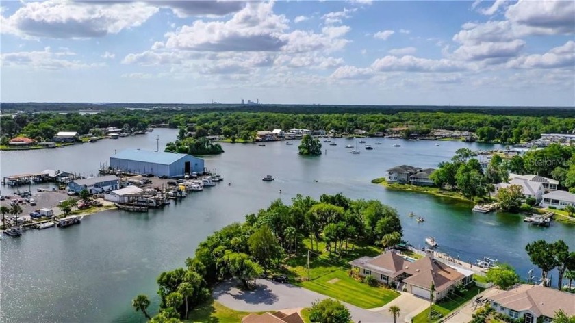 A rare home site on the crystal clear waters of Hunter Springs! - Beach Lot for sale in Crystal River, Florida on Beachhouse.com