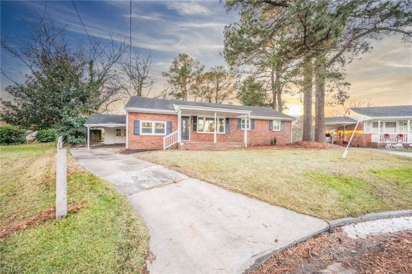 Beautifully updated brick ranch in the heart of Deep Creek - Beach Home for sale in Chesapeake, Virginia on Beachhouse.com