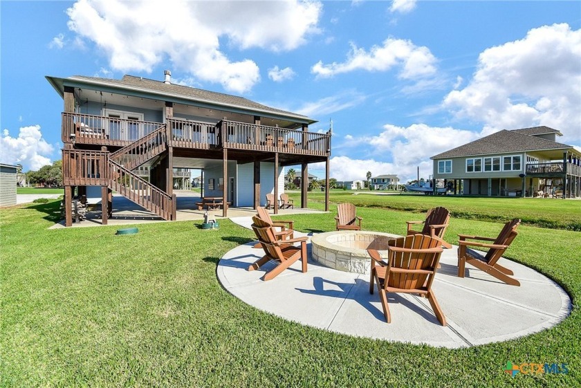 1554 W Bayshore Drive - Beach Home for sale in Palacios, Texas on Beachhouse.com