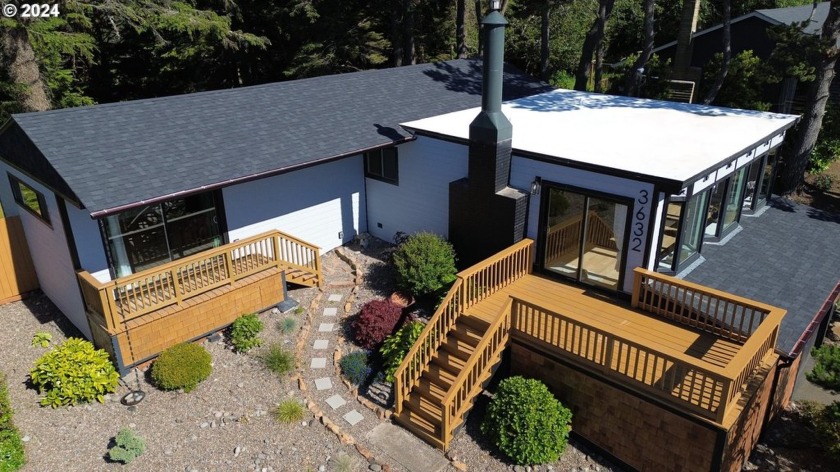 Charming Ocean View Coastal Home in Nelscott Nestled in the - Beach Home for sale in Lincoln City, Oregon on Beachhouse.com