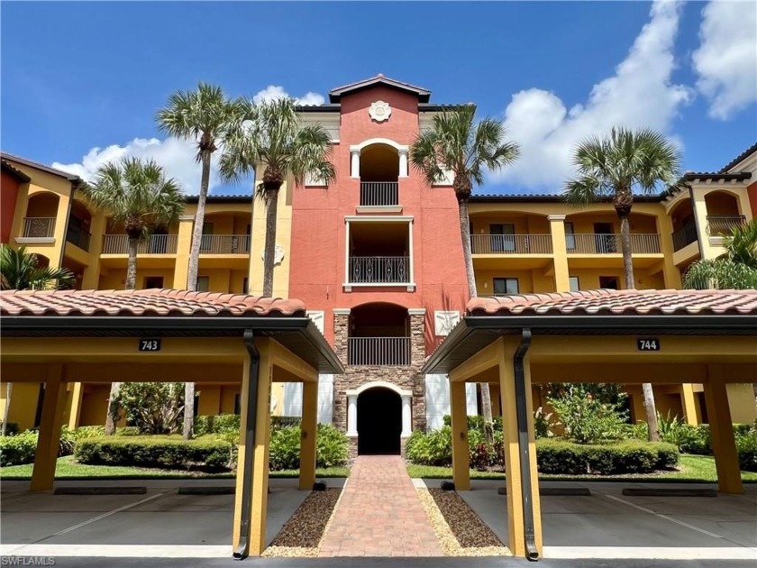 Welcome home to this West facing, beautiful 2-bedroom - Beach Condo for sale in Bonita Springs, Florida on Beachhouse.com