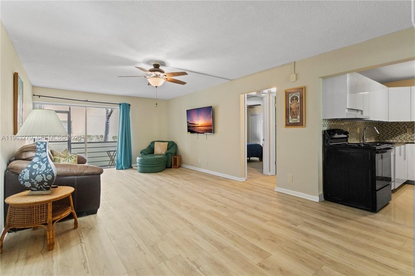 Priced to sell. Bright and spacious 1-bedroom, 1.5 bath condo - Beach Condo for sale in Deerfield Beach, Florida on Beachhouse.com