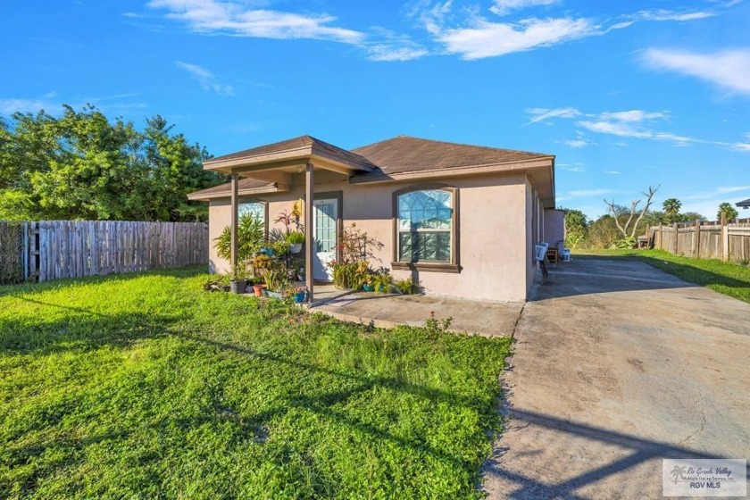 Remarks: Discover this charming 3-bedroom, 1-bath home situated - Beach Home for sale in Brownsville, Texas on Beachhouse.com