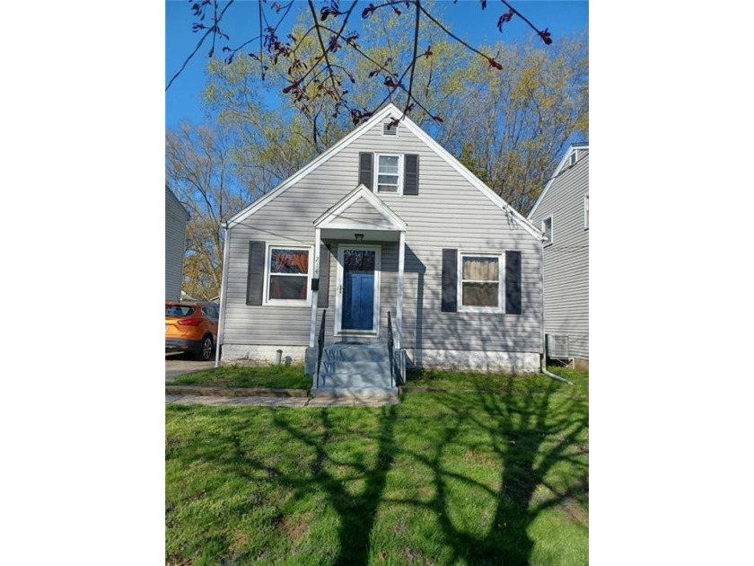 Must see!!  Very affordable 3 bedroom home with remodeled - Beach Home for sale in Erie, Pennsylvania on Beachhouse.com