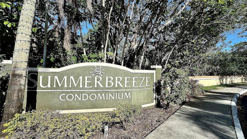 ce ground floor 2bed/2bath condo in LAKEWOOD VILLAGE located in - Beach Condo for sale in Sunrise, Florida on Beachhouse.com
