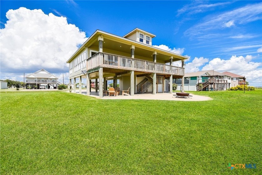 Welcome to 1588 W Bayshore Dr, a gorgeous and well-maintained - Beach Home for sale in Palacios, Texas on Beachhouse.com