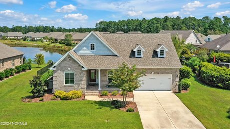 Gorgeous all brick one level 3 bedroom, 2 bath home overlooking - Beach Home for sale in Leland, North Carolina on Beachhouse.com