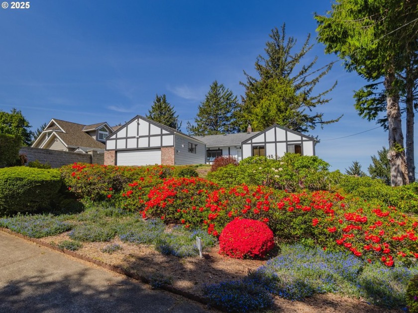 Breathtaking panoramic views of the Pacific Ocean, Alsea Bay - Beach Home for sale in Waldport, Oregon on Beachhouse.com