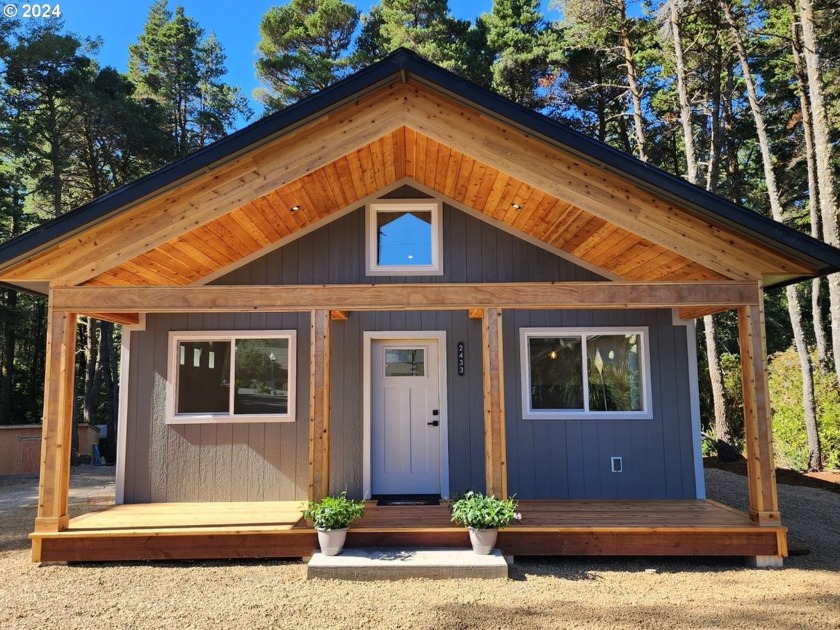 Discover this stunning custom-built home, featuring upscale - Beach Home for sale in Port Orford, Oregon on Beachhouse.com