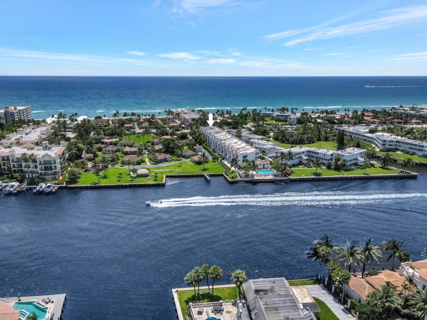 This Gorgeous Townhome is located between the ocean and - Beach Townhome/Townhouse for sale in Hillsboro Beach, Florida on Beachhouse.com