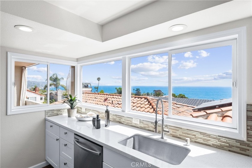 Ocean View Duplex in North Laguna Beach - A Unique Investment - Beach Townhome/Townhouse for sale in Laguna Beach, California on Beachhouse.com