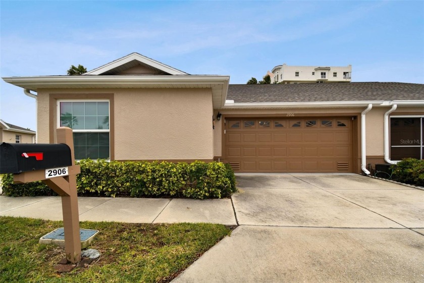 This 3 bedroom 2 bath villa has many upgrades and shows like a - Beach Home for sale in Palmetto, Florida on Beachhouse.com