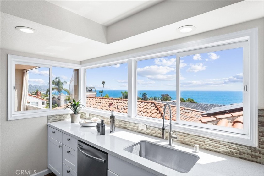 Ocean View Duplex in North Laguna Beach - A Unique Investment - Beach Townhome/Townhouse for sale in Laguna Beach, California on Beachhouse.com