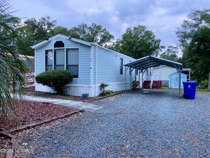 Are your ready to start living your life at the coast? This home - Beach Home for sale in Oak Island, North Carolina on Beachhouse.com