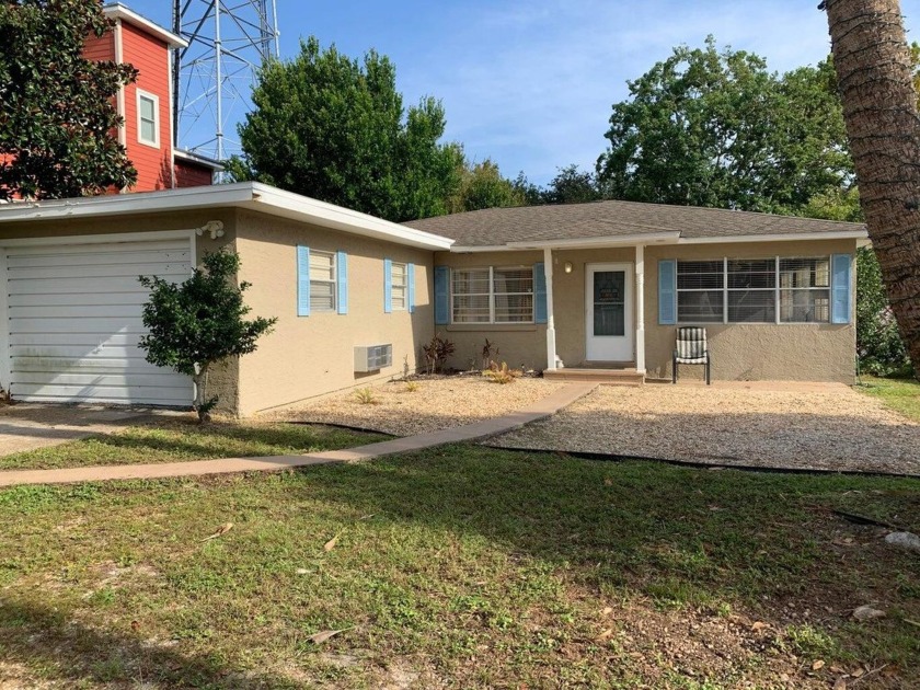 This wonderful ranch-style home is located 5 blocks from the - Beach Home for sale in Panama City Beach, Florida on Beachhouse.com