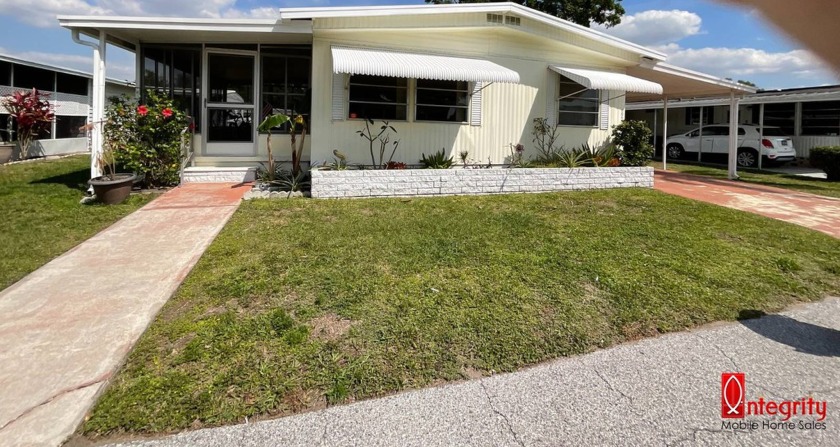 PRICED TO MOVE!!!    Prime Location! This 2 bedroom, 2 Bathroom - Beach Home for sale in Sarasota, Florida on Beachhouse.com