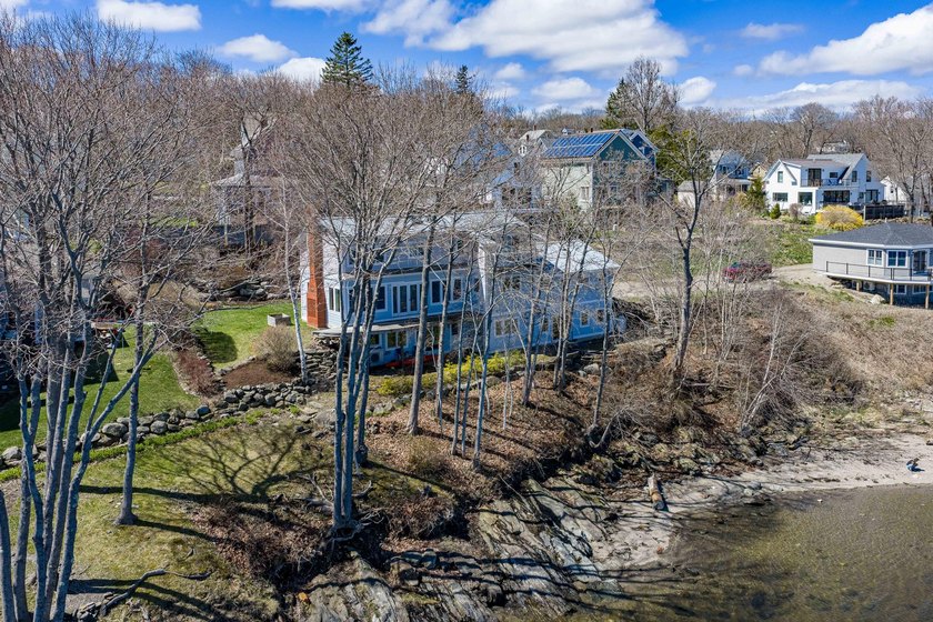 Set in the heart of Belfast, this distinctive in-town home - Beach Home for sale in Belfast, Maine on Beachhouse.com