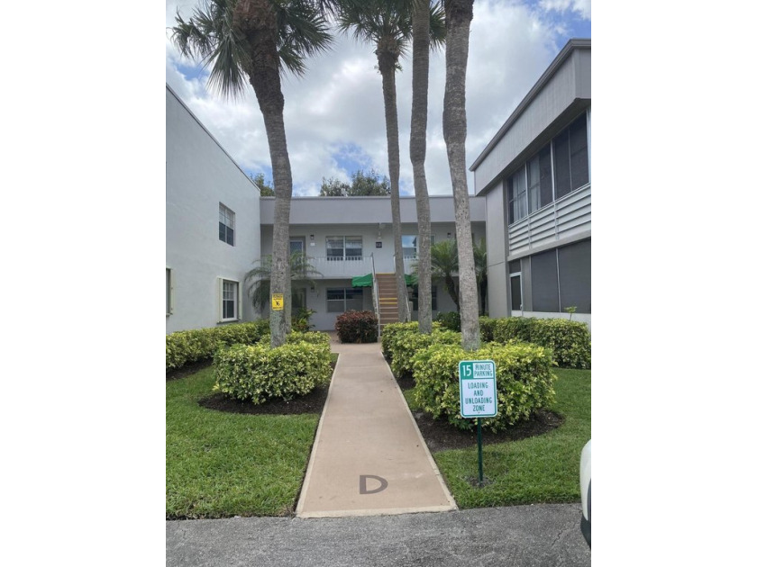 Beautiful 55+ First-Floor Unit Golf Course Views!Don't miss this - Beach Condo for sale in Delray Beach, Florida on Beachhouse.com