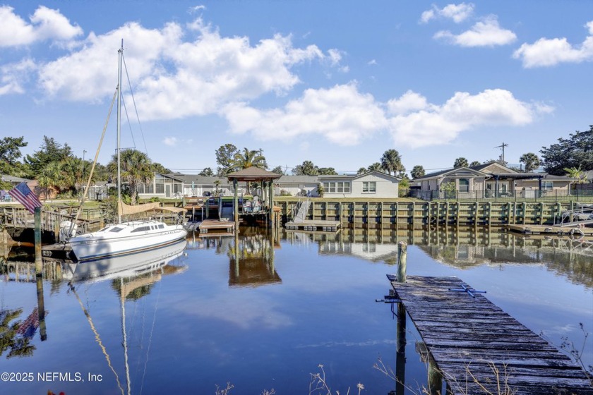 ** CASH ONLY PROPERTY ** CANAL HOME ** MINS FROM THE BEACH **
 - Beach Home for sale in Jacksonville, Florida on Beachhouse.com