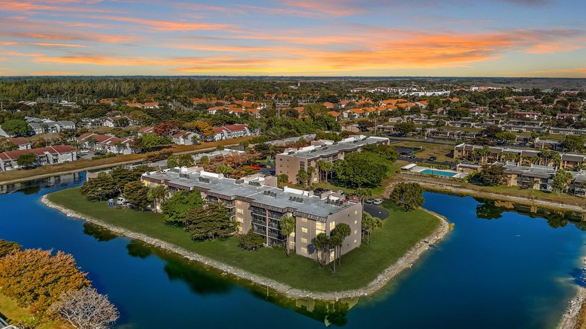 Stunning Fully Furnished 2-Bed, 2-Bath Condo with Breathtaking - Beach Condo for sale in West Palm Beach, Florida on Beachhouse.com