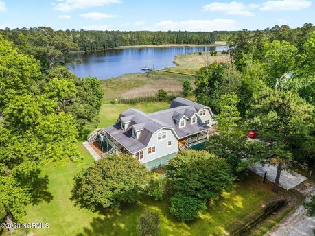 **BACK ON THE MARKET** Buyers unable to perform means you - Beach Home for sale in Aurora, North Carolina on Beachhouse.com