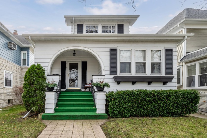 Charming Nostalgia graces this Delightful  4 bedroom Home!! Tall - Beach Home for sale in Saint Joseph, Michigan on Beachhouse.com