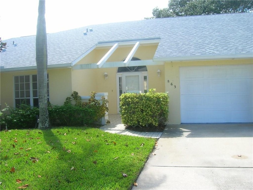 VILLA W/GARAGE,2BR/2BA,FLORIDA ROOM,1358 SQ FT, 1 PET 25LBS MAX - Beach Home for sale in Vero Beach, Florida on Beachhouse.com