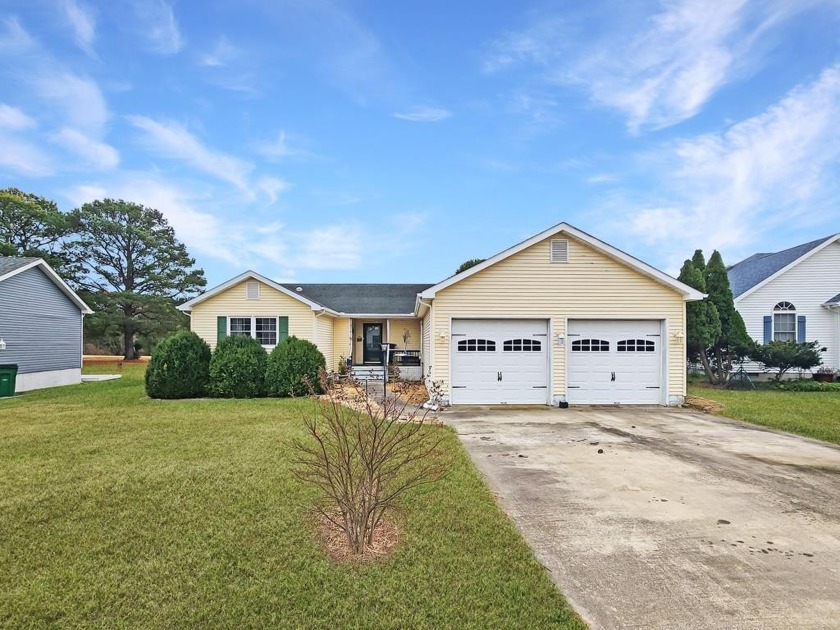 This single story ranch home situated off of the first fairway - Beach Home for sale in Greenbackville, Virginia on Beachhouse.com