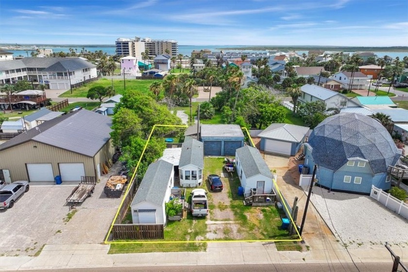 COMMERCIAL PROPERTY WITH A GREAT LOCATION!! 401 E Cotter is - Beach Commercial for sale in Port Aransas, Texas on Beachhouse.com