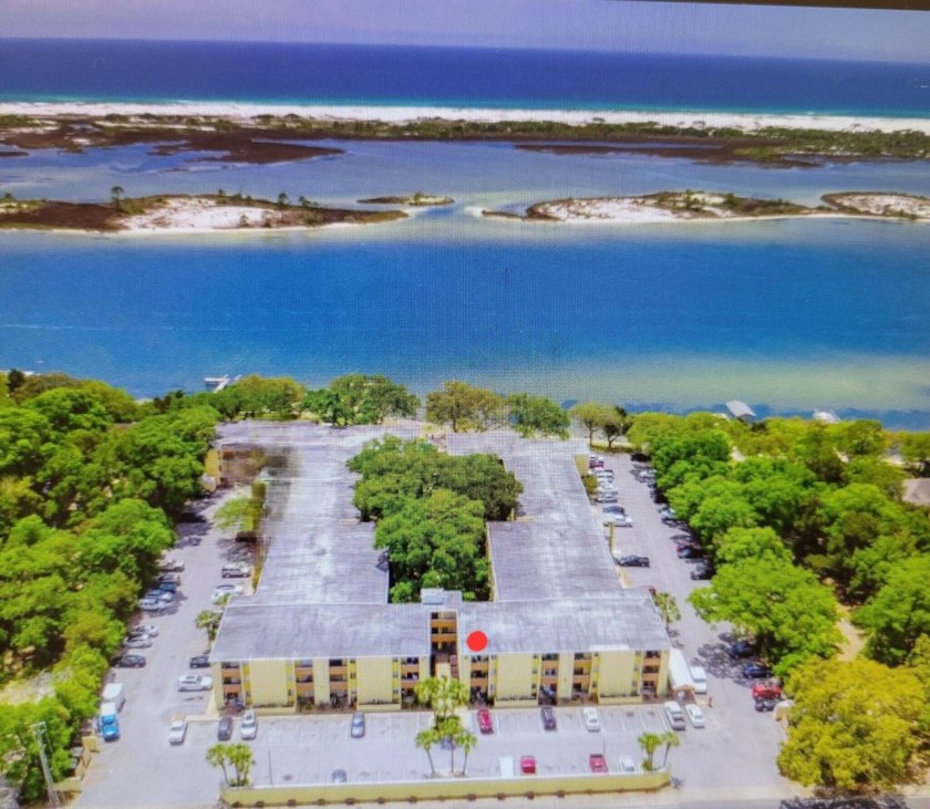 This gorgeous waterfront property is priced to sell below market - Beach Condo for sale in Mary Esther, Florida on Beachhouse.com