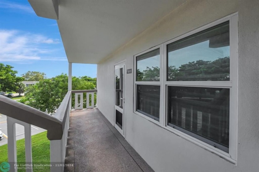 RENOVATED CORNER IN ASHBY; LOTS OF LIGHT! IMPACT WINDOWS - Beach Condo for sale in Deerfield Beach, Florida on Beachhouse.com