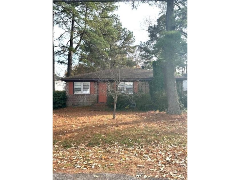 Investor special. Home to be sold as is. Plenty of potential - Beach Home for sale in Chesapeake, Virginia on Beachhouse.com